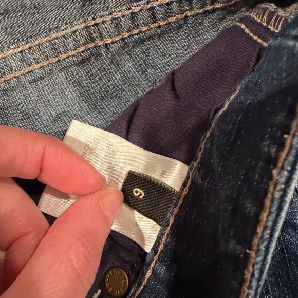 Express Denim Blue Women's Shorts. Size 6. - Picture 3 of 3